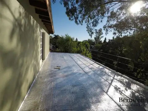 Del Lazo 4300, Piso 2°