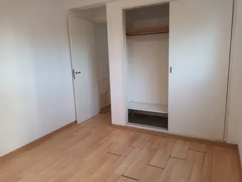 56 E/ 9 Y 10 , Piso 2