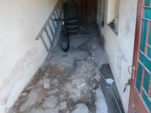 Casa 4 ambientes con 1 baño