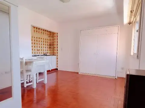 Venta de Monoambiente piso alto