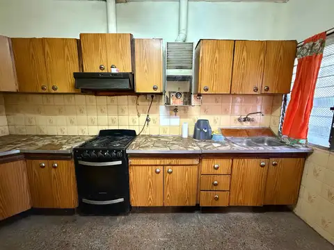 Casa en Venta con 3 cocheras