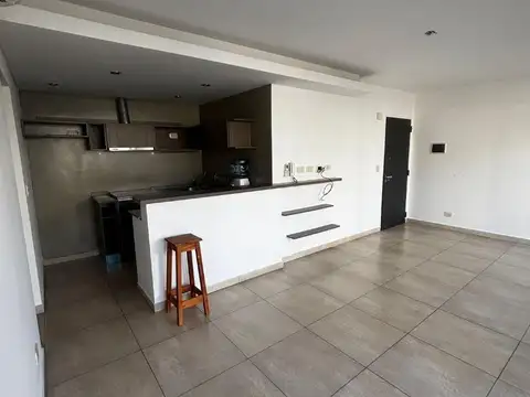 Departamento en Alquiler en Castelar Sur, $ 700.000
