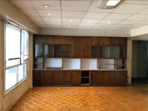 Oficina en Venta con 3 cocheras