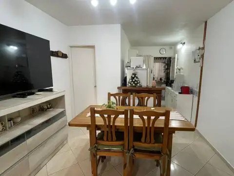 Depto Tipo Casa 3 ambientes con 2 baños