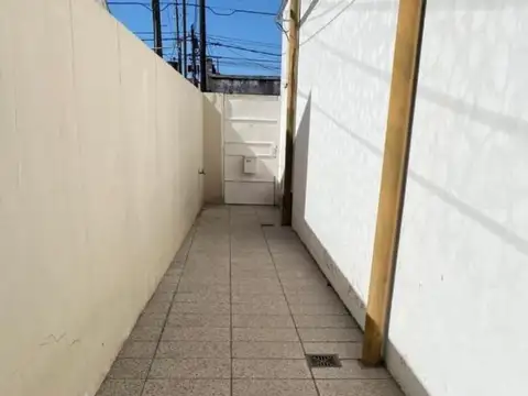 Depto Tipo Casa 2 ambientes con 1 baño