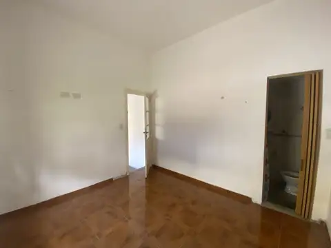 VENTA EN BLOCK 4 DEPTOS DE 2 AMB C/U + GALPÓN
