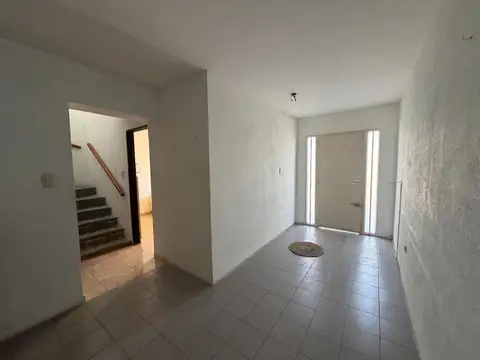 CASA EN VENTA EN PERGAMINO CON PATIO Y PILETA