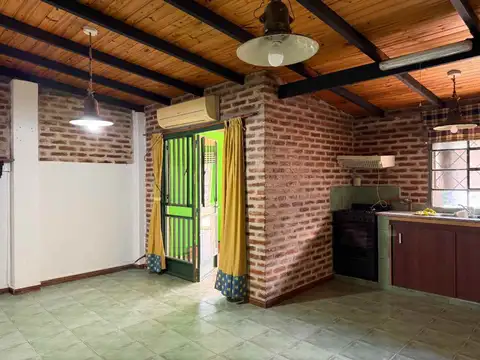 CASA EN VENTA EN PERGAMINO CON PATIO Y PILETA