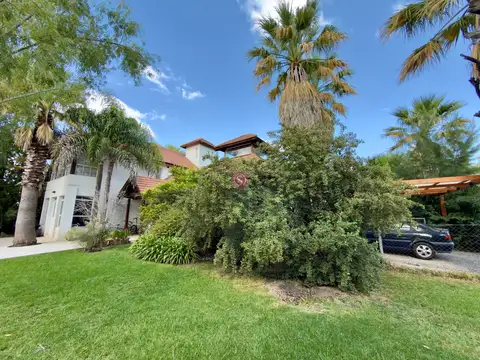 Casa 5 ambientes con 5 baños
