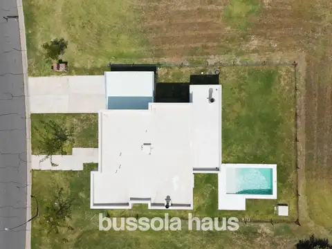 Casa 7 ambientes con 4 baños