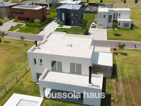 Casa en Alquiler en Puertos - Riberas, USD 2.400