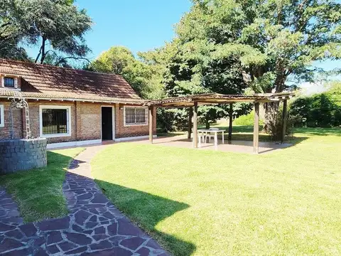 Casa en Venta con 2 cocheras