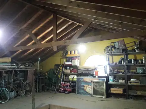 Casa en Venta con 3 cocheras