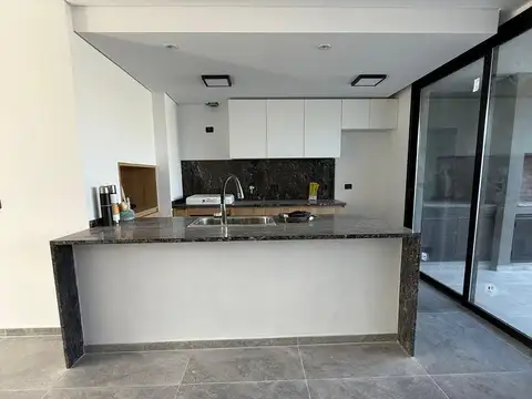 Casa en Venta en La Luisita, USD 320.000