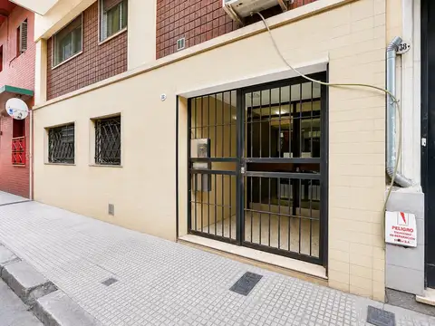 Monoambiente con balcón aterrazado en venta en San Telmo
