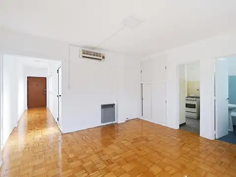 Monoambiente con balcón aterrazado en venta en San Telmo