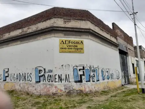 Depósito a pocas cuadras de Pte.Pueyrredón y Autopista BA LP