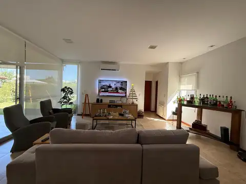 Casa en Venta en Funes, USD 460.000