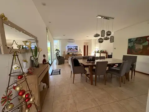 Av. Fuerza Aerea 1451-1581