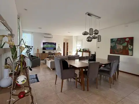 Casa de 3 dormitorios en venta San Sebastian Funes