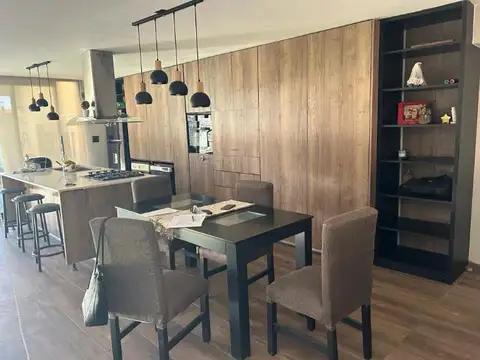 Casa en Venta en Mar Del Plata, USD 307.000