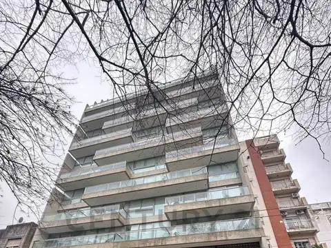 56 entre 13 y 14 900, Piso 1