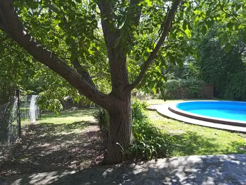 Casa en Venta con 3 cocheras