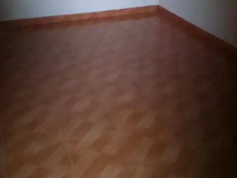 Depto Tipo Casa en Alquiler en Lanús Este, $ 650.000