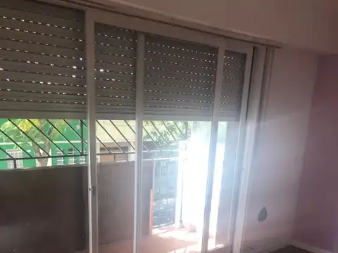 G Espinosa 400, Piso 1