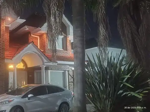 Excelente casa de 6 amb., Los Angeles Village