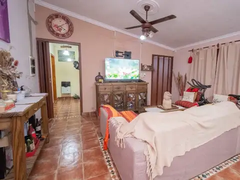 VENTA CASA 2 DORM Y COCHERA EN SANTO TOME