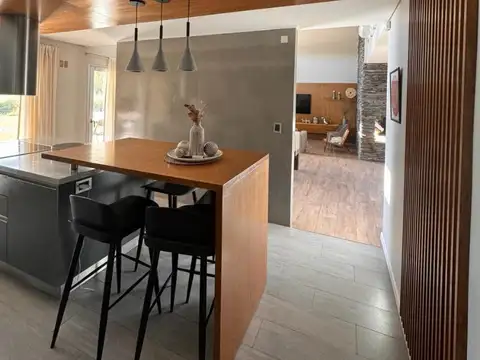 Casa 4 ambientes con 4 baños