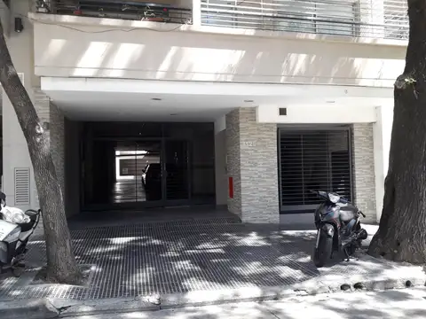 Eva Peron 1125 , Piso 12