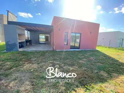 Casa  en Venta en San Sebastian, Escobar, G.B.A. Zona Norte