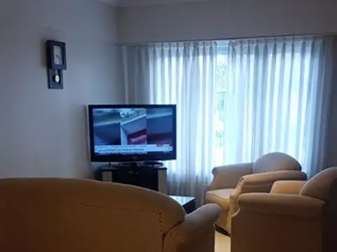 Depto Tipo Casa 4 ambientes con 2 baños