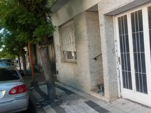 Casa en venta - 3 Dormitorios 4 Baños - Cochera - 245Mts2 - Concepción del Uruguay