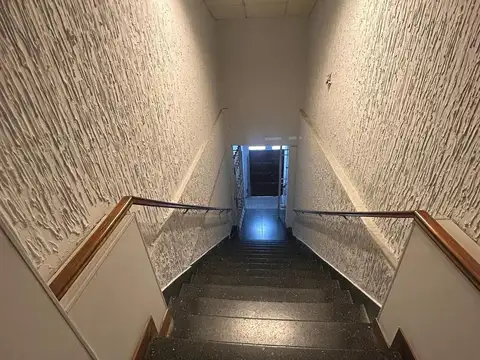 Oficina 6 ambientes con 2 baños