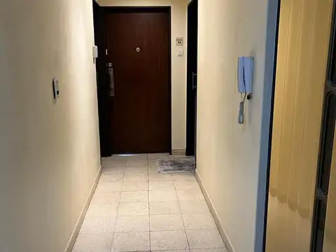 Oficina 5 ambientes con 1 baño