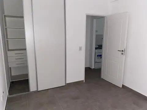 DEPARTAMENTO AL CONTRAFRENTE CON ESPACIO DE TERRAZA EN VENTA - HAEDO NORTE