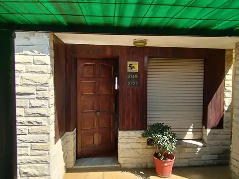 Casa 5 ambientes con 4 baños