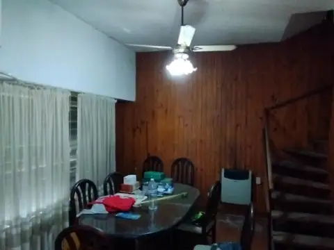 Casa 5 ambientes con 4 baños