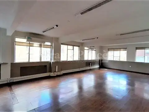 Oficina en Alquiler 50 años