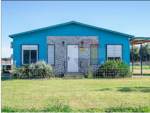 Casa en Alquiler con 2 cocheras