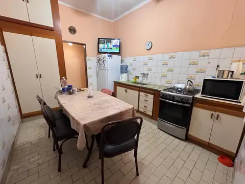 Casa en Venta con 4 cocheras