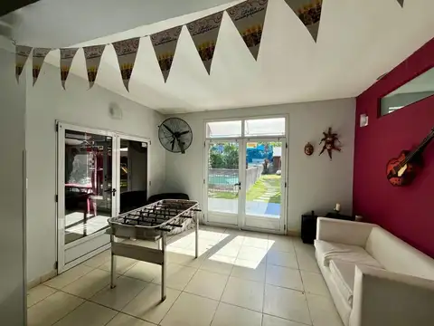 Casa en Venta con 4 cocheras