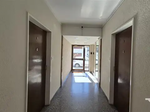 En alquiler, Departamento 2 amb. 1er piso. V. Martelli