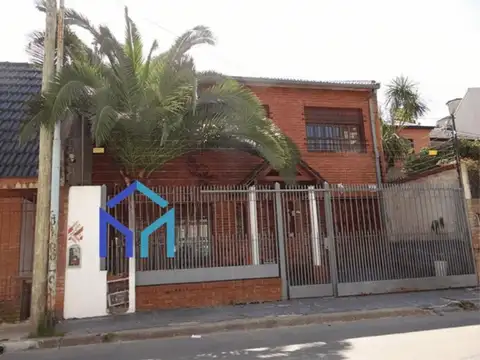 Casa 5 amb Garaje pasante ,pileta quincho y gimnasio