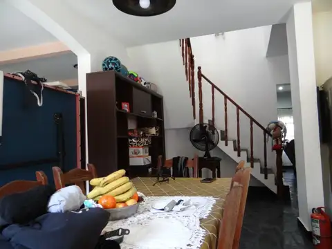 Casa 5 amb Garaje pasante ,pileta quincho y gimnasio