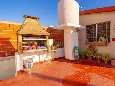 CASA EN VENTA 4 AMBIENTES SAN JUSTO PATIO TERRAZA