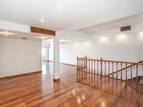 VENTA GALERIA DE LOCALES + CASA 6 AMB GRAND BOURG